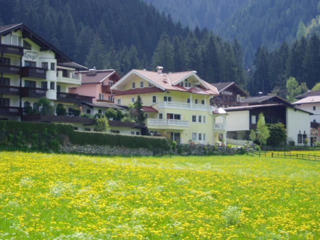 Villa Romantica Appartement Mayrhofen Exterior foto