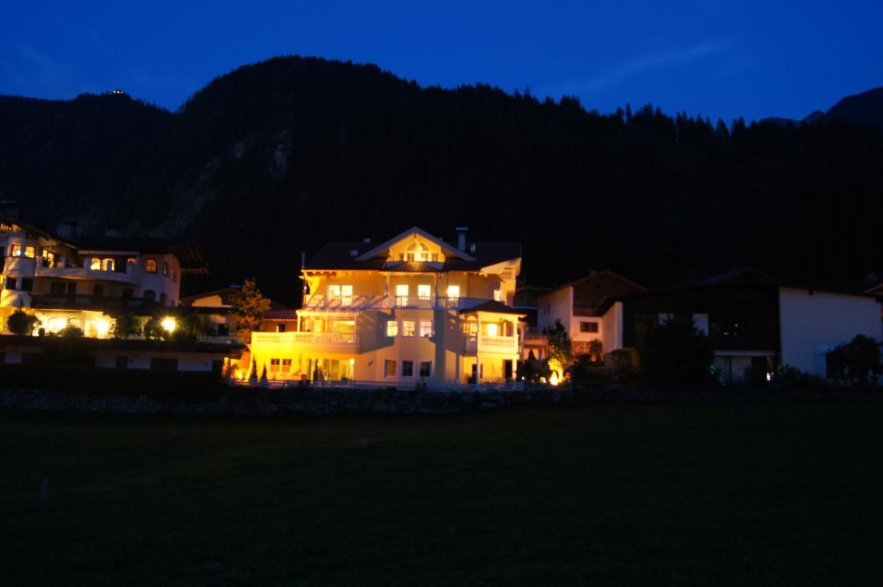 Villa Romantica Appartement Mayrhofen Exterior foto